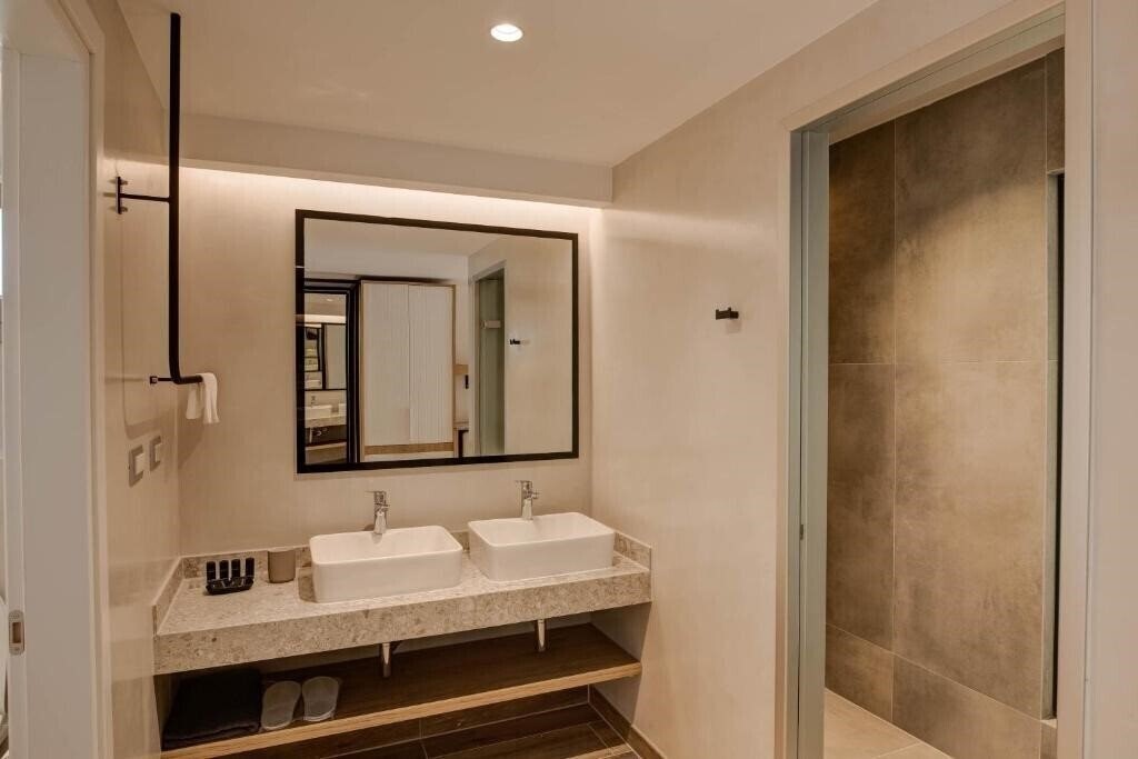 Фото Alboro Seaside Suites 4*