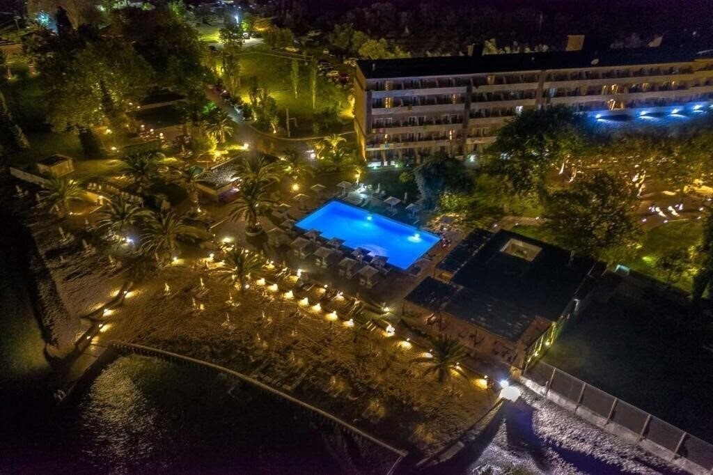 Отель Long Beach Hotel 3*