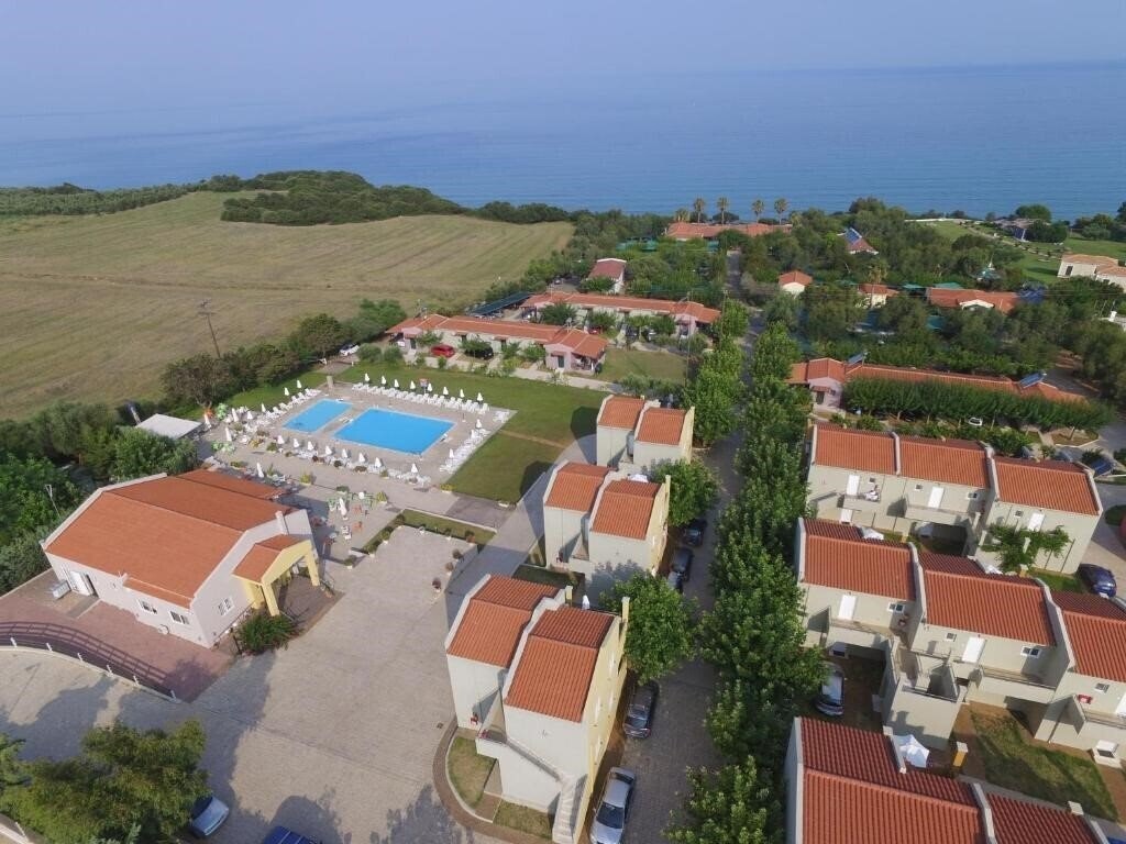 Hotel Fournia Village 3*