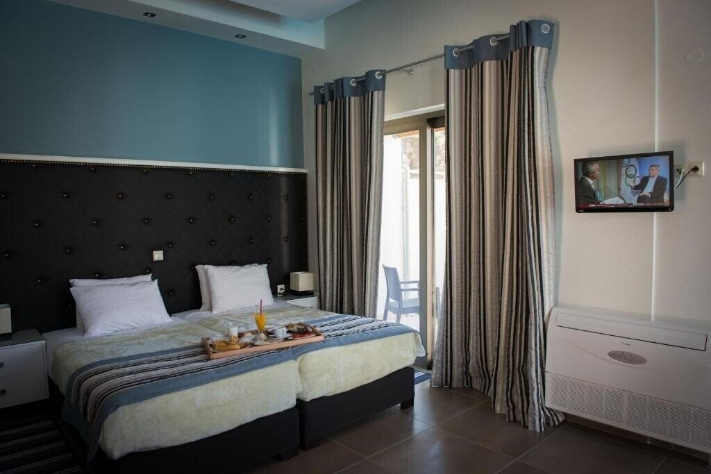 Отель Mantinia Bay 4*