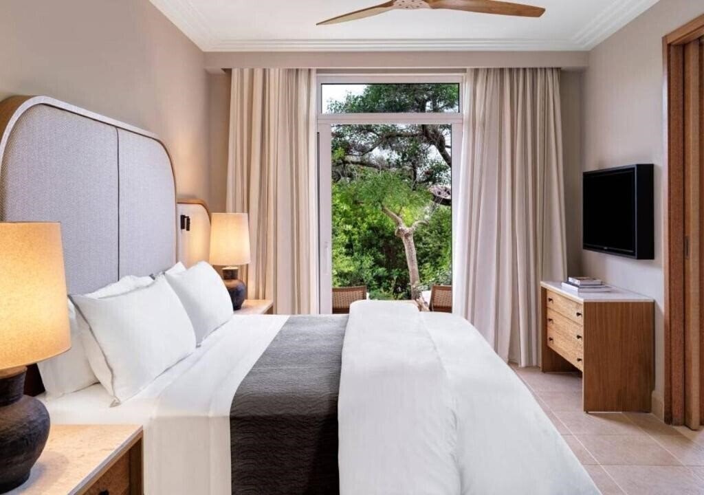 Imaginea The Westin Resort Сosta Navarino 5*