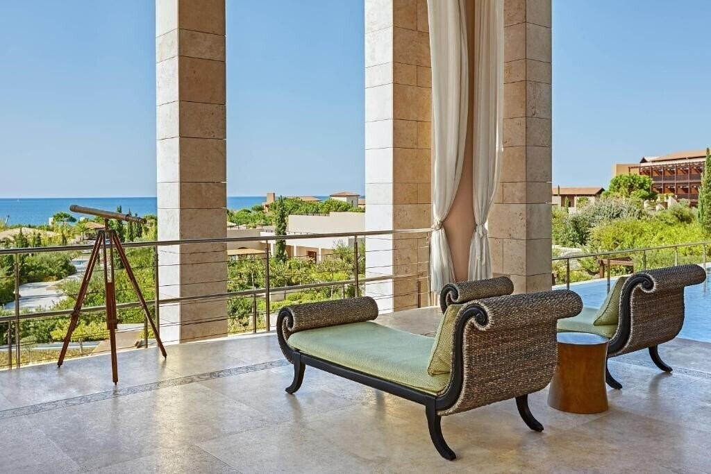 Imaginea The Romanos, A Luxury Collection Resort 5*