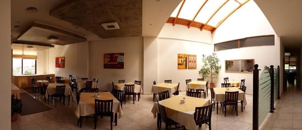 Imaginea Ahilion Hotel 3*