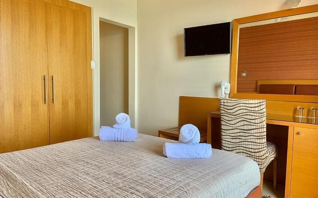 Imaginea Flisvos Hotel Kalamata 2*