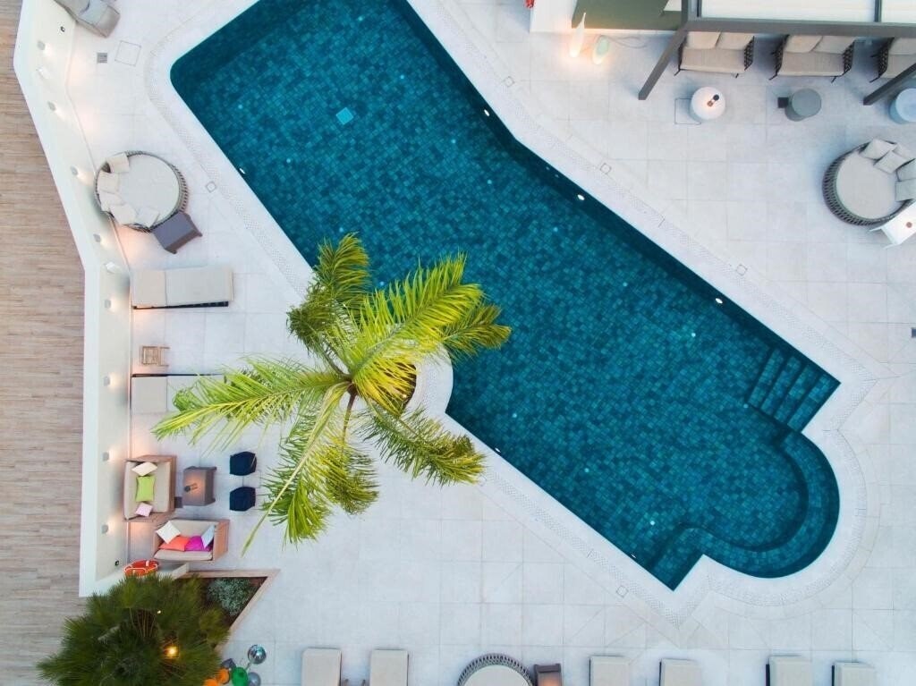 Hotel Flisvos Royal Hotel & Suites 4*