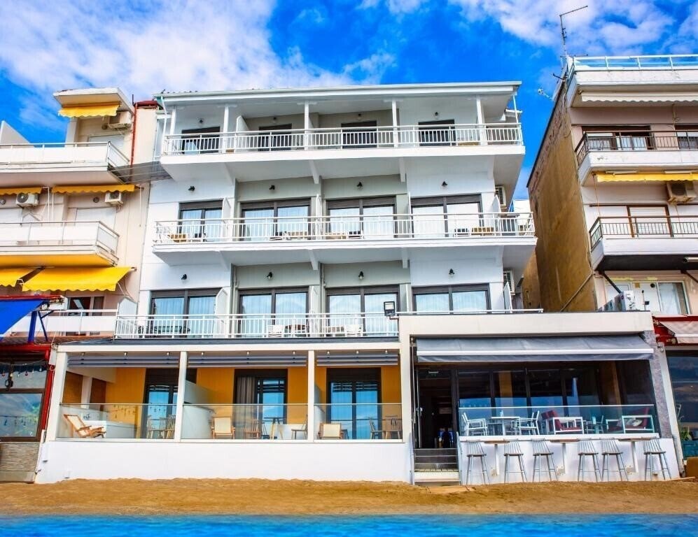 Отель Zefyros Hotel 3*