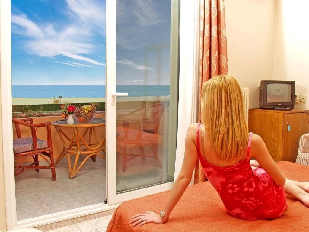Hotel Platon Beach Hotel 3*