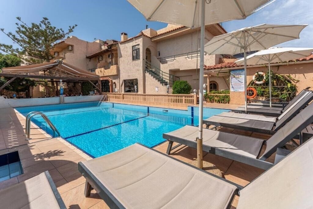 Imaginea Erato Hotel 2*