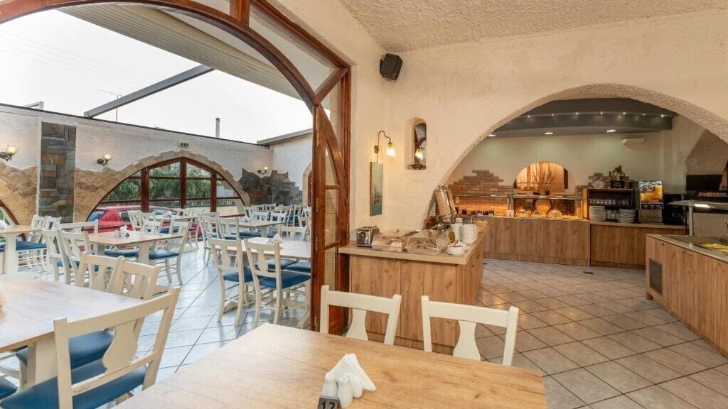 Imaginea Erato Hotel 2*