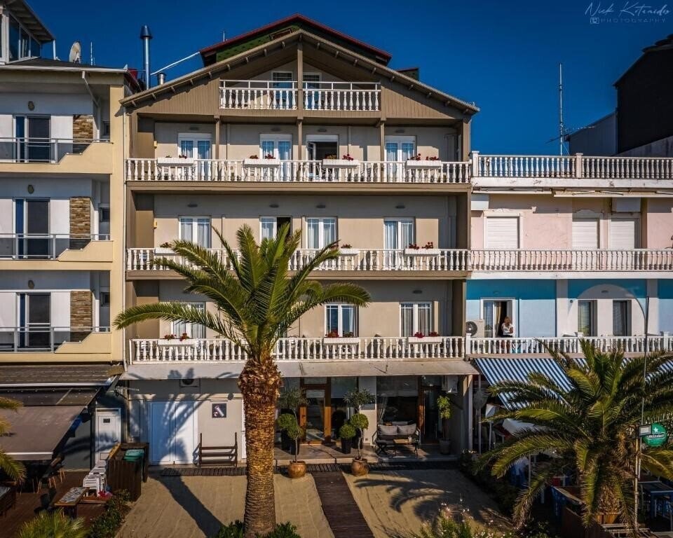 Hotel Avra 2*