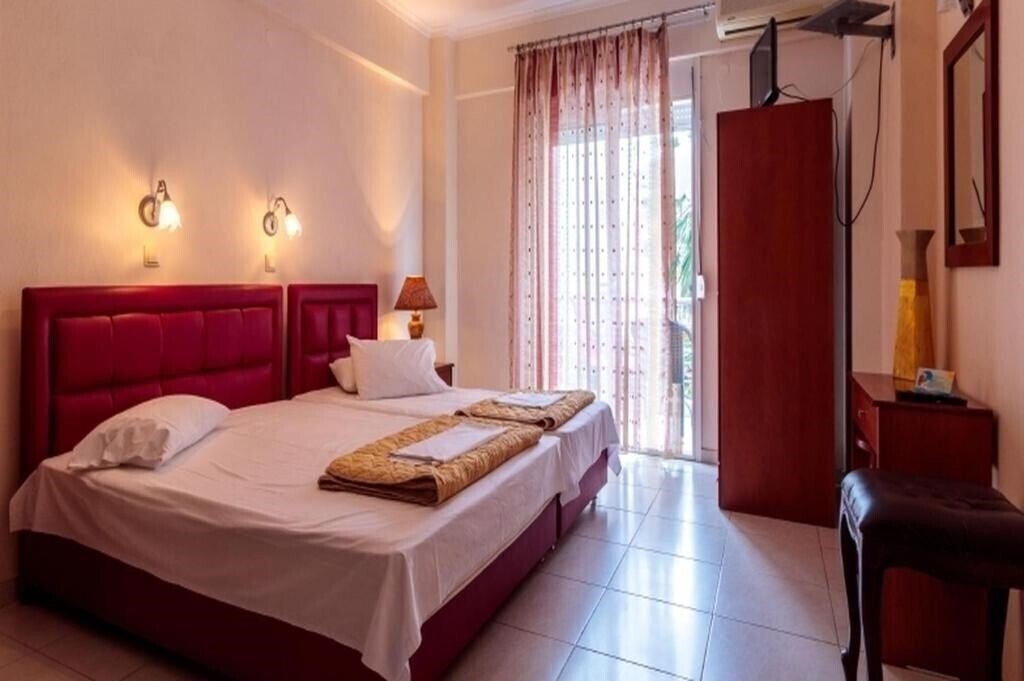 Fotografii Christina Hotel 2*