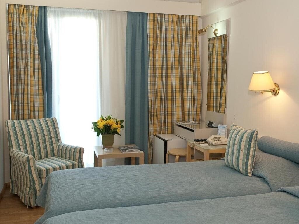 Imaginea The Park Piraeus 3*