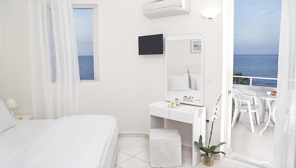 Imaginea Petradi Beach Hotel 3*