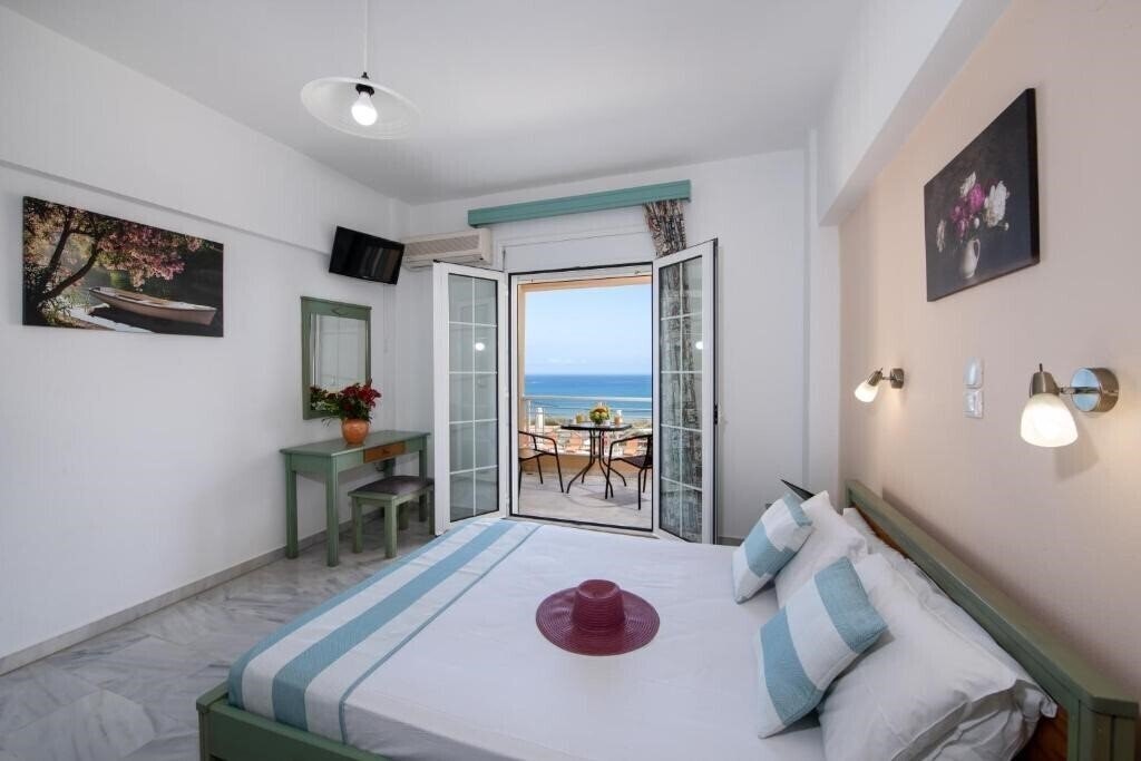 Фото Sunrise Studios & Apartments 3*
