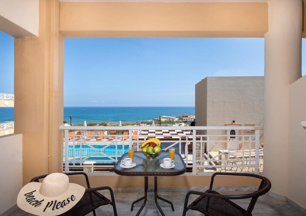 Изображение Sunrise Studios & Apartments 3*