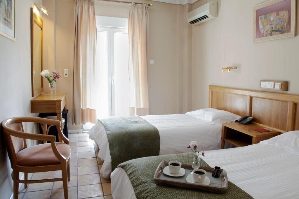 Fotografii Pella Hotel 2*