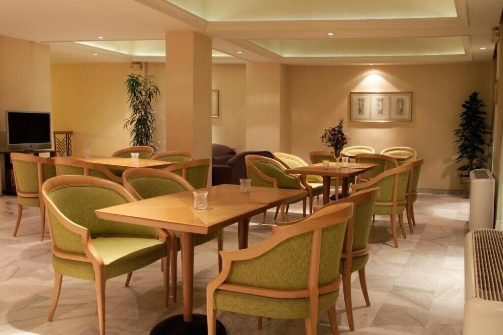 Imaginea Pella Hotel 2*