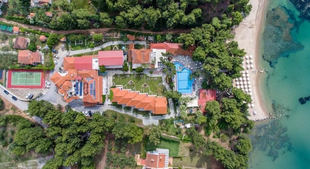 Отель Porfi Beach 3*