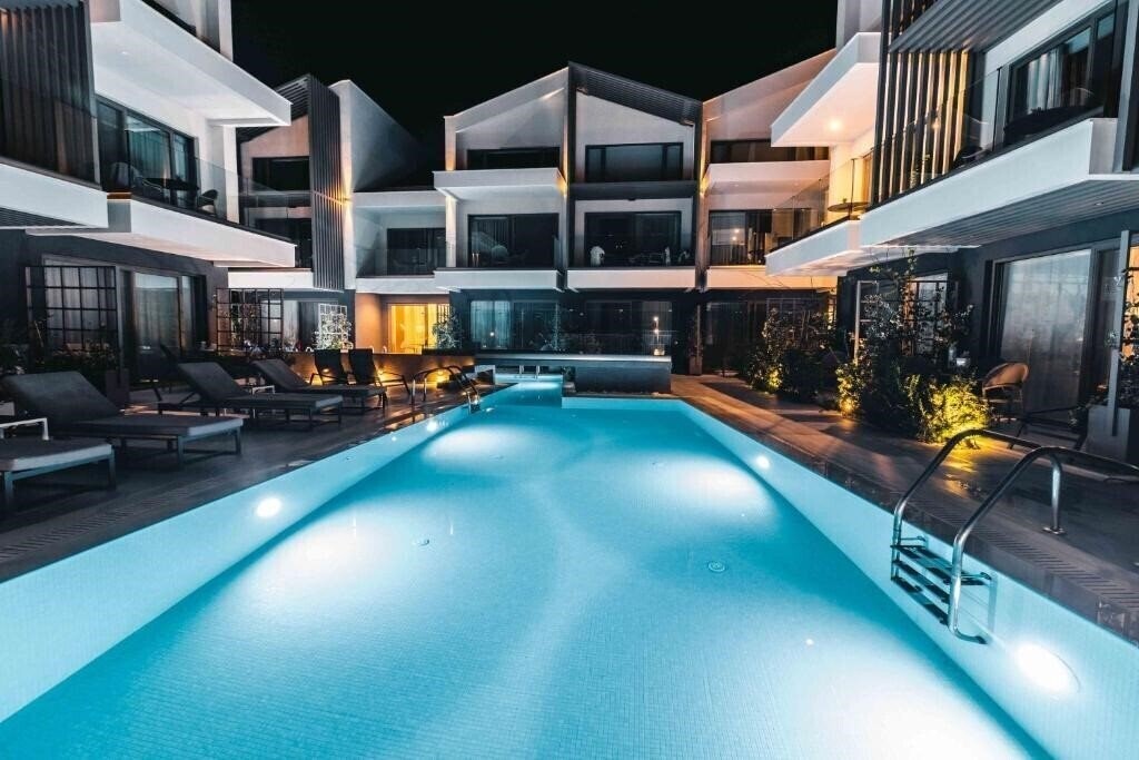 Hotel Serenity Suites 4*