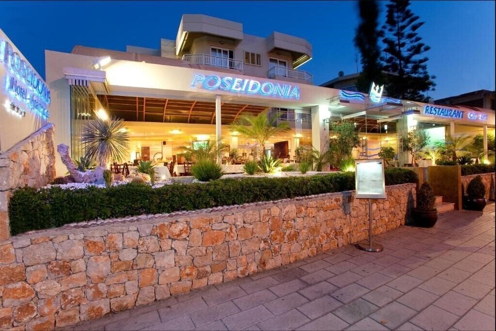 Отель Poseidonia Hotel - Apartments 4*