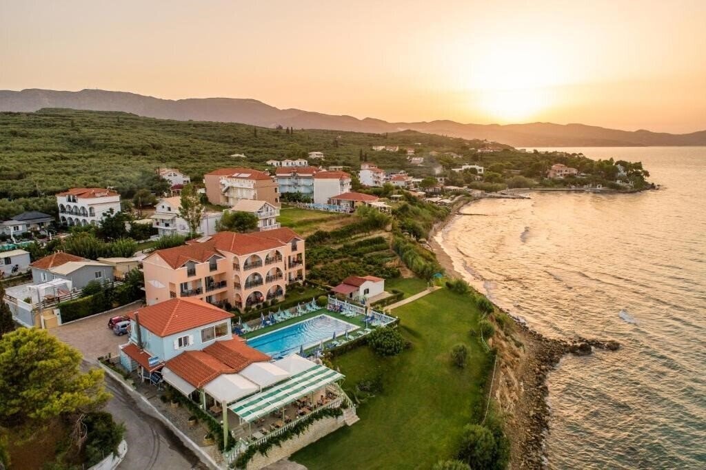 Hotel Achillion Apartments & Studios 3*