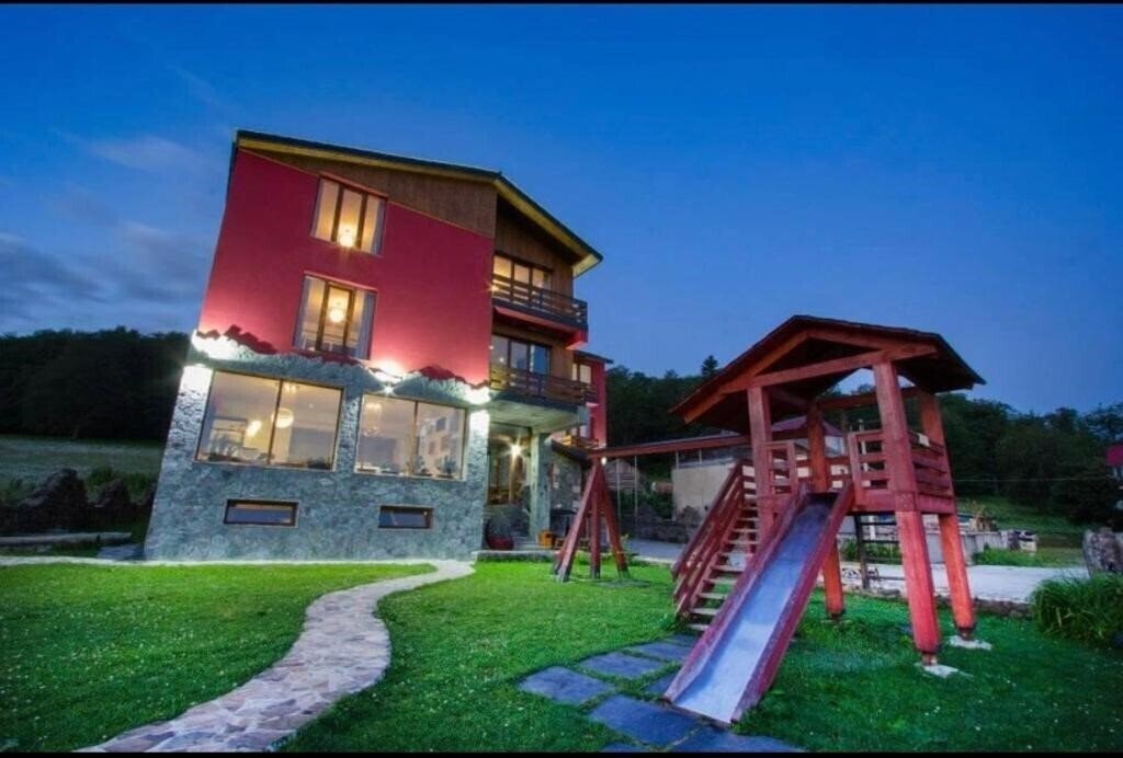 Fotografii Red House 4*