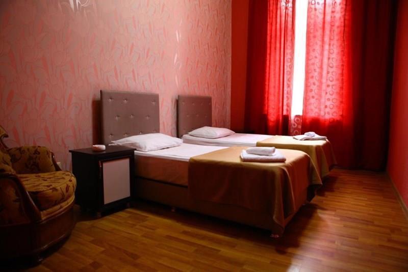 Fotografii Albatros Batumi Guest House 2*