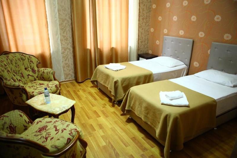 Imaginea Albatros Batumi Guest House 2*