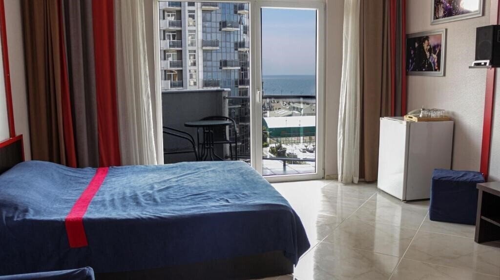 Hotel Rock First Line 4*