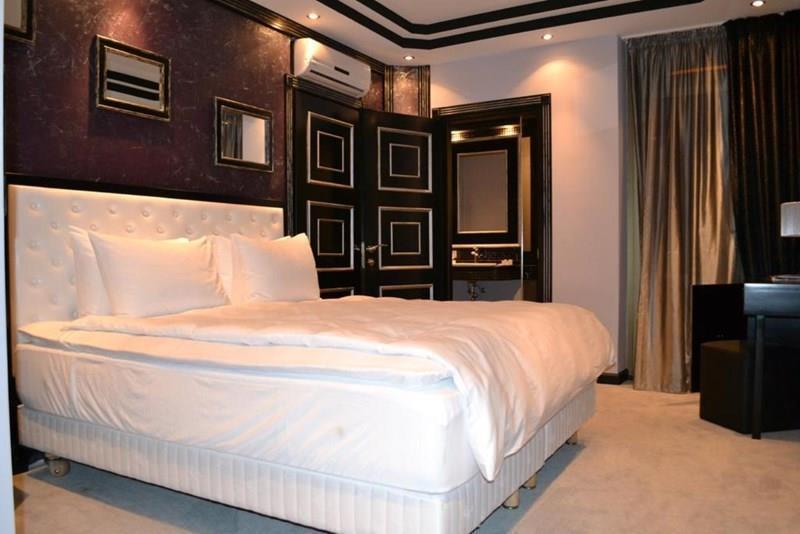 Imaginea Пьяцца-Бутик 4*