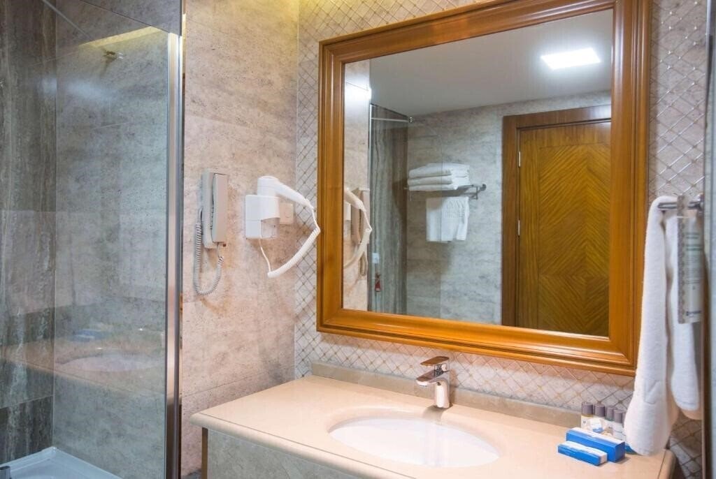 Imaginea Wyndham Hotel 5*