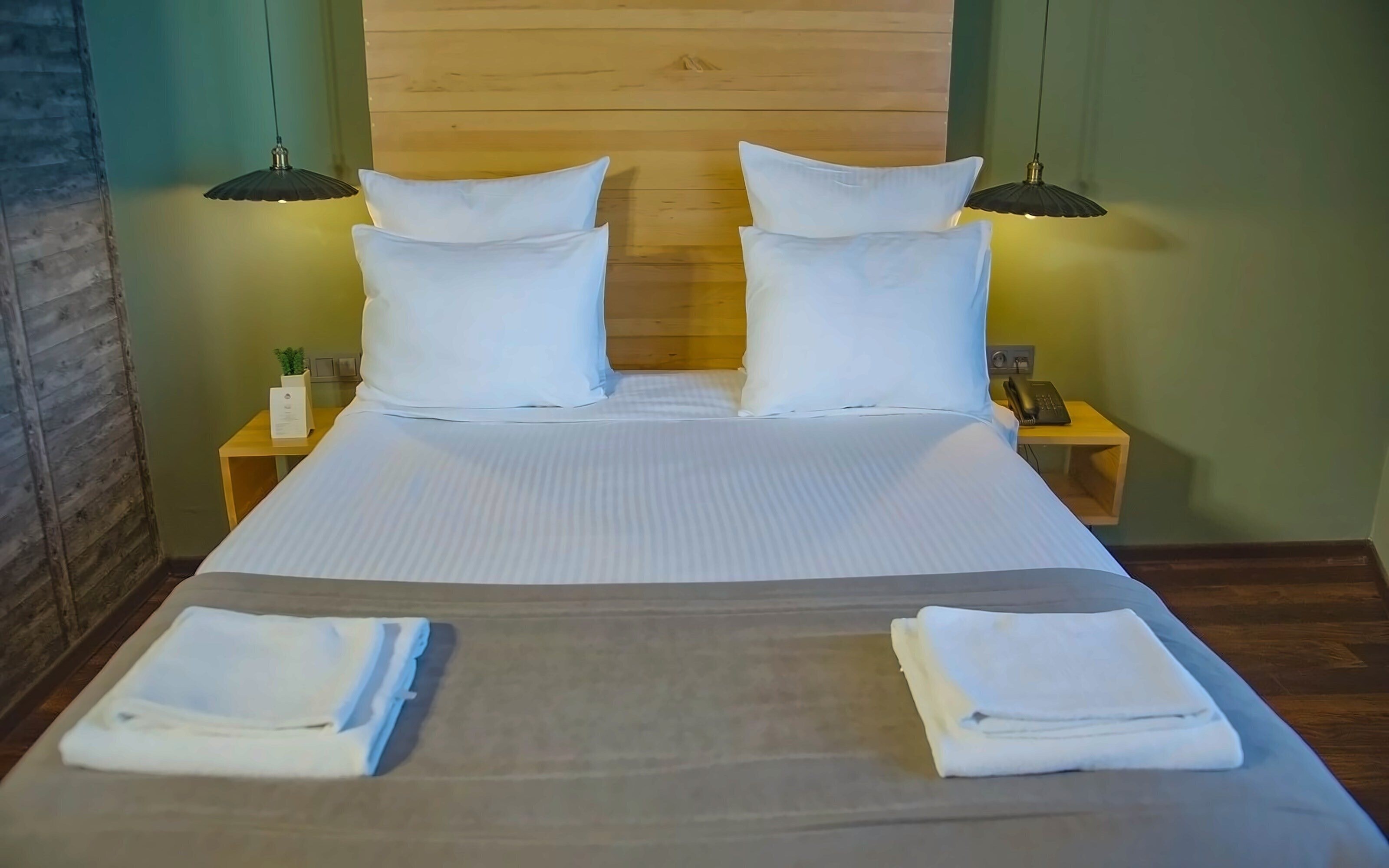 Imaginea Rooftop Pool Hotel 4*