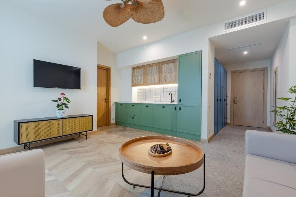 Imaginea Miramar Luxury Residences 5*