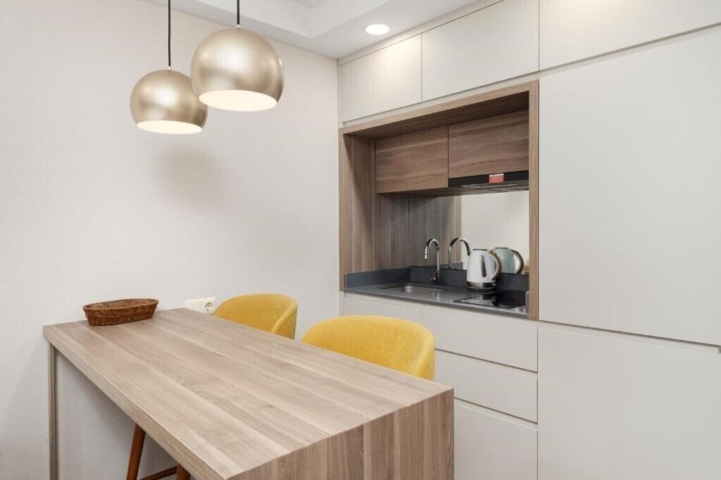 Imaginea Wyn Residences Batumi 4*