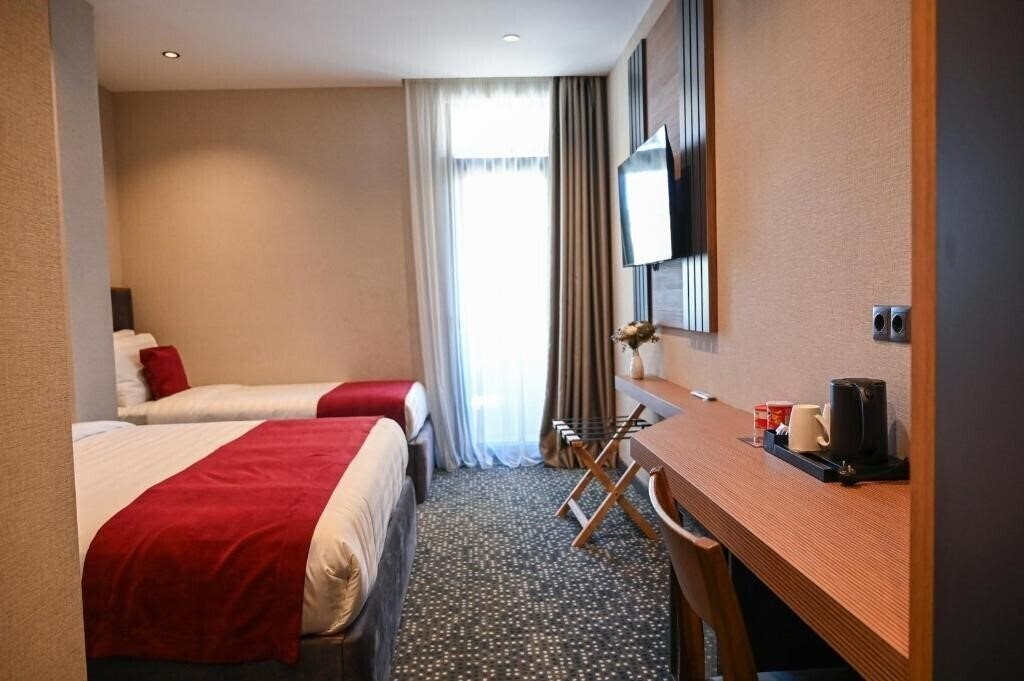 Imaginea Landmark Hotel Batumi 4*