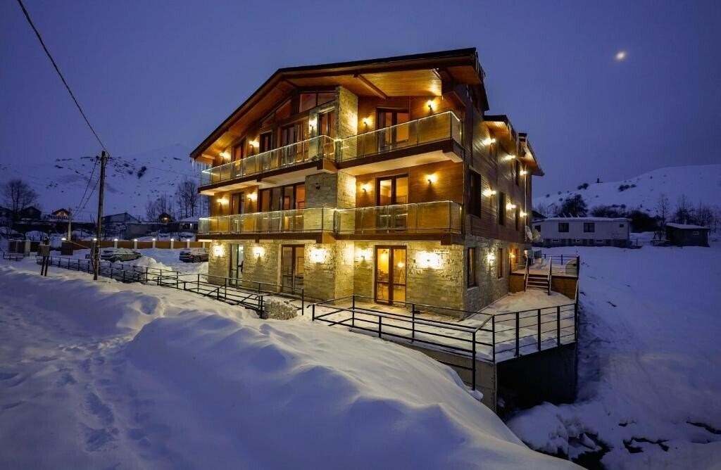 Hotel Hotel Pine Chalets 4*