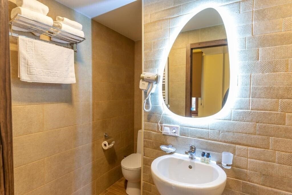 Imaginea Hotel Pine Chalets 4*