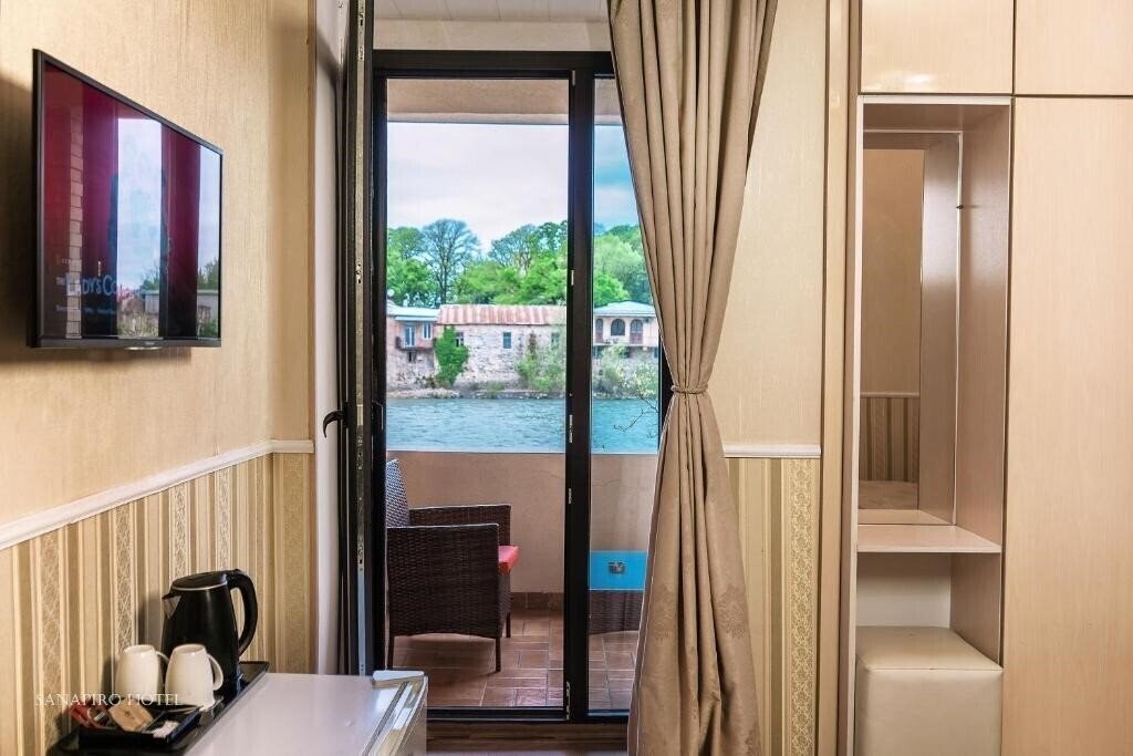 Imaginea Sanapiro Hotel Kutaisi 3*