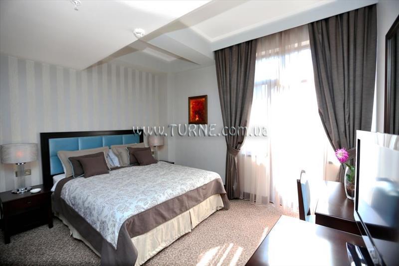 Imaginea Тифлис Палас 4*