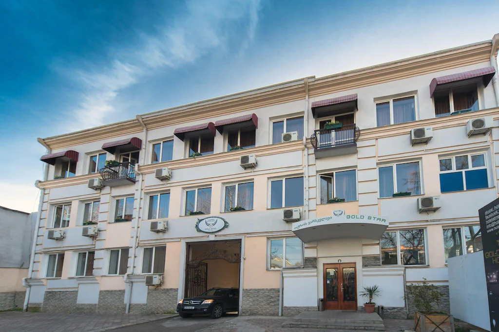 Imaginea Gold Star Hotel 4*
