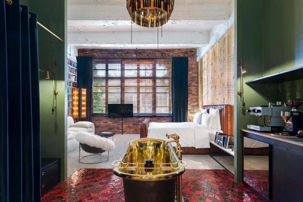 Hotel Stamba Hotel 5*