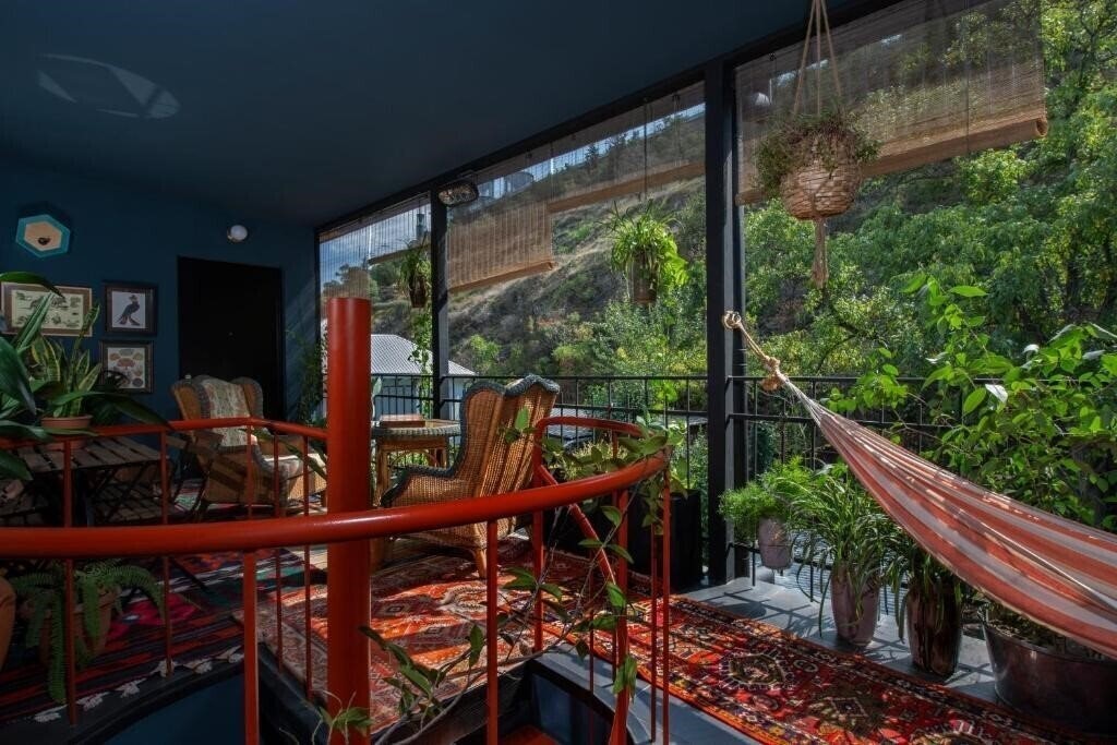 Imaginea Communal Hotel Sololaki 4*