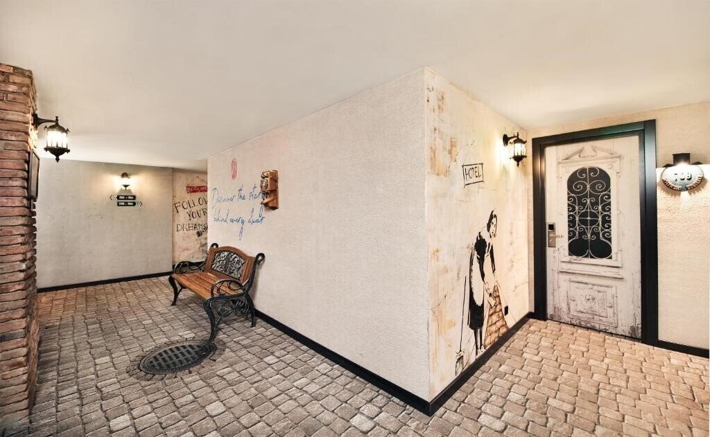 Imaginea Biography Design Tbilisi 4*