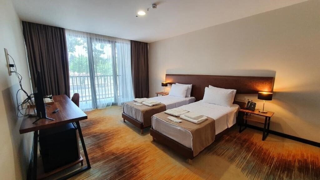 Фото Carousel Hotel 4*