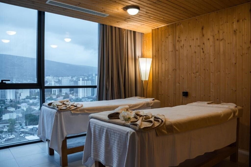 Imaginea Royal Tulip Hotel & Casino Tbilisi 5*