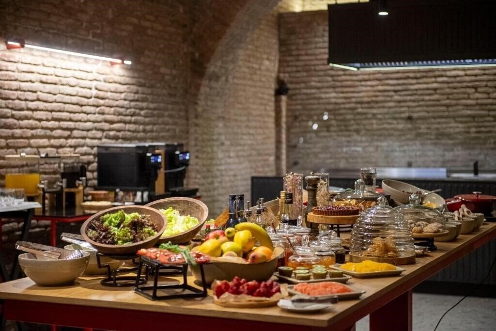 Отель Qarvasla Hotel 5*