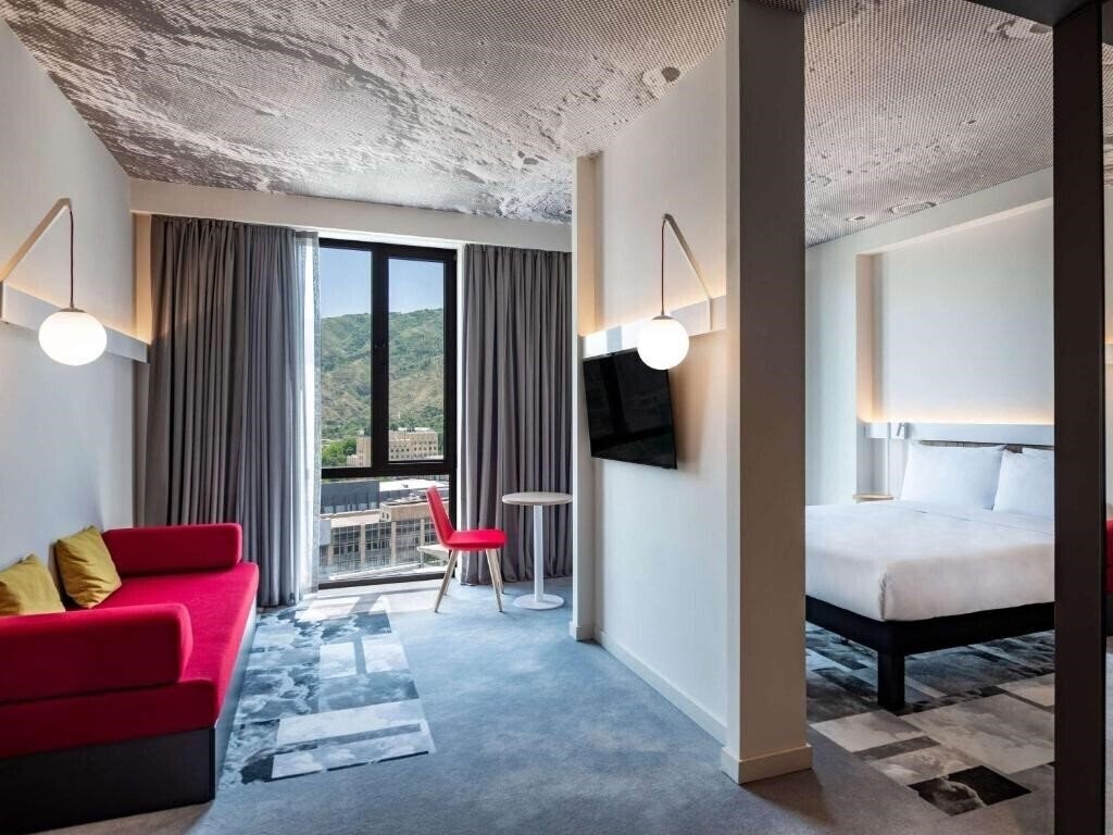 Imaginea Ibis Tbilisi City 4*