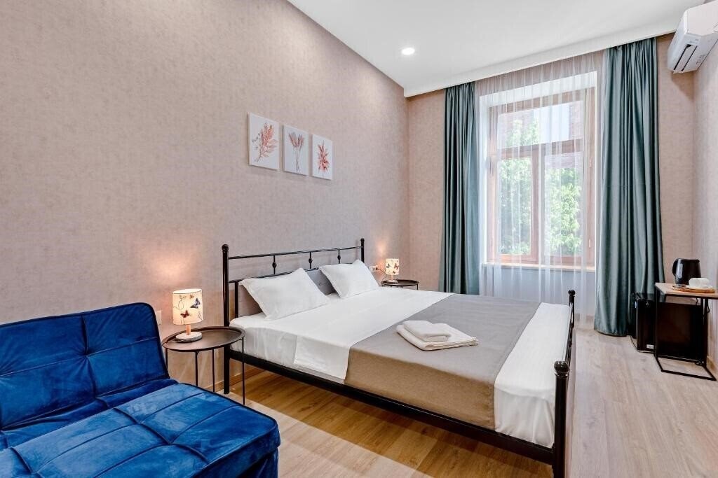 Fotografii Monument 1880 4*