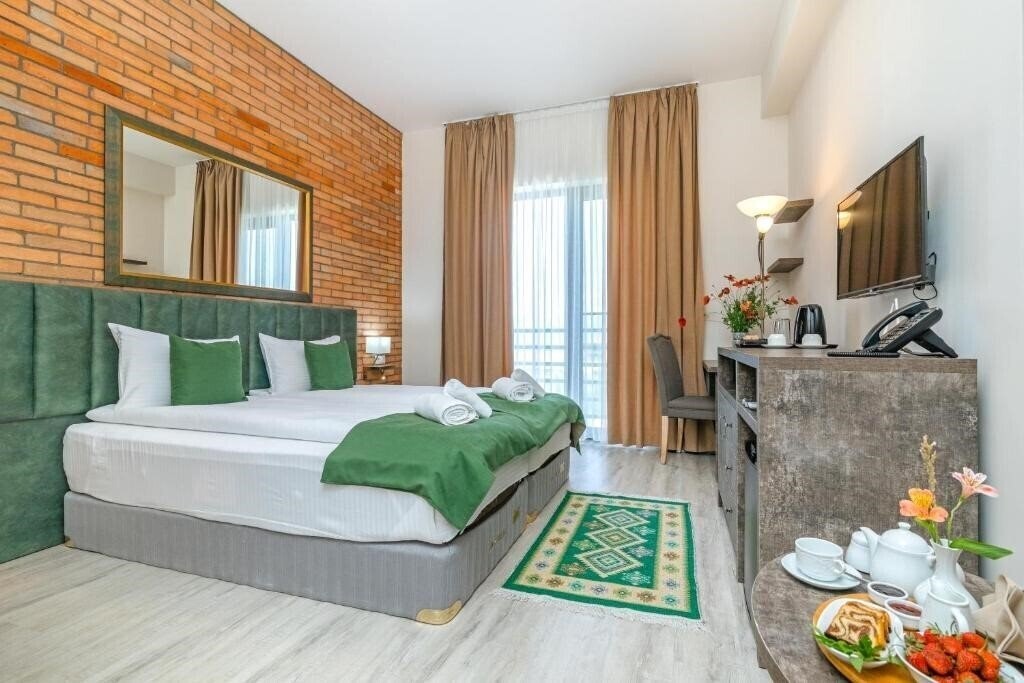 Отель Chateau Mosmieri Hotel & Winery 3*