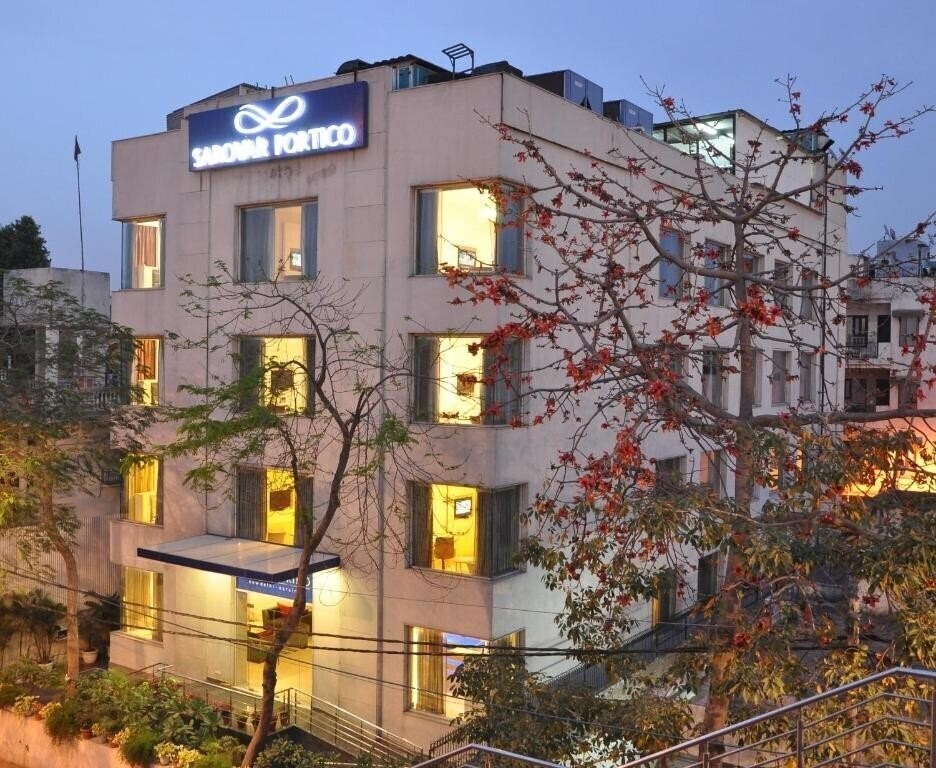 Hotel Sarovar Portico Naraina 4*